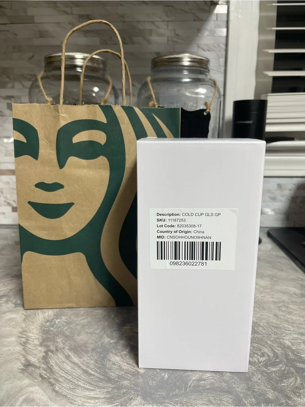 Starbucks x Peanuts Snoopy Glass Cold Cup Great Pumpkin NIB